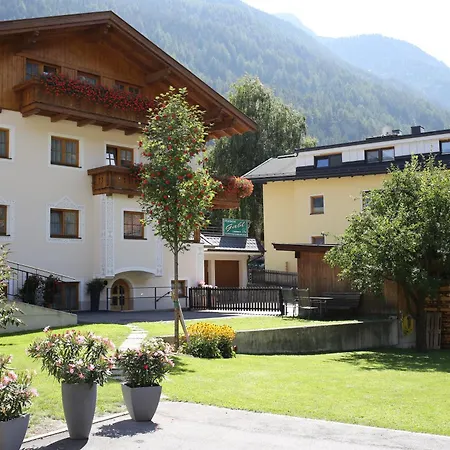 Gabl Guest house 3*
